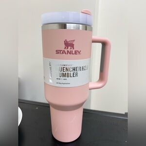 Stanley Quencher 40oz Pink
H2.0 FlowState Stainless Steel Vacuum Insulated